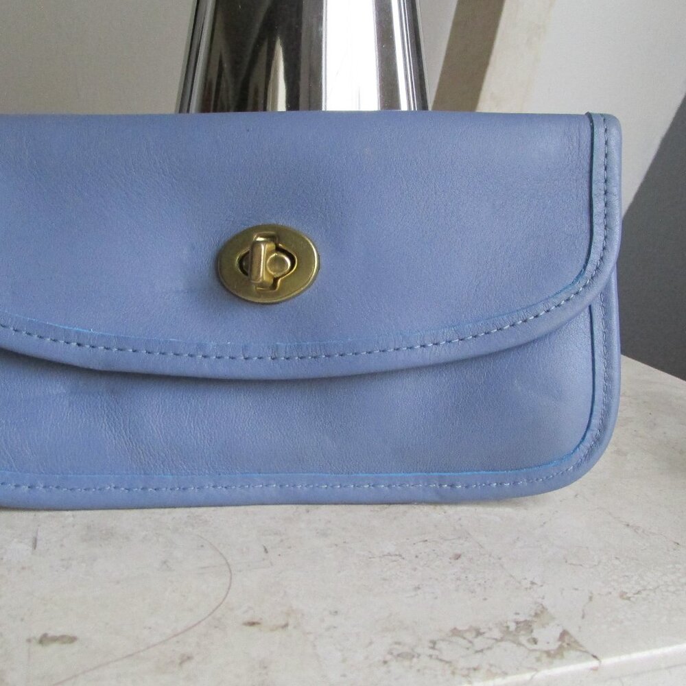 VTG COACH LEATHER TURNLOCK KISSLOCK WALLET COSMETIC MAKEUP POUCH PERWINKLE BLUE